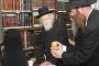 Devinette : quelle mitsva Rav Elyashiv va-t-il accomplir ? - © Torah-Box