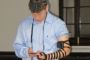 Le fils de Netanyahu met ses Téfilines en Chine - © Torah-Box