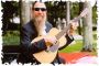 Pour Pourim, le rabbin rocker ajoute une touche positive à la chanson «l'Eternelle souffrance» (VIDEO) - © Europe-Israel