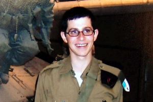 Soldat Shalit : le Hamas suspend les négociations