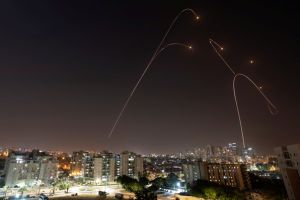 Tir de barrage de roquettes vers Tel-Aviv