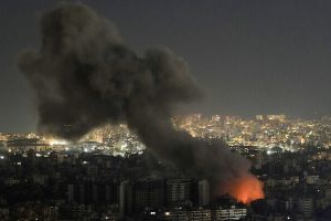 Tsahal frappe un bastion du Hezbollah  Beyrouth aprs une attaque de missiles sur le nord