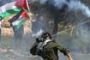 Les Palestiniens marquent dix ans de mobilisation contre le "mur" sous les lacrymogènes - © La Libre