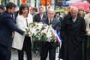 Milquet et Cazeneuve se recueillent devant le Musée juif - © La Libre