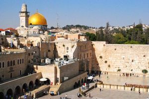 Vidéo : quand un juif fait le Shéma Israël sur le Mont du Temple - © Juif.org