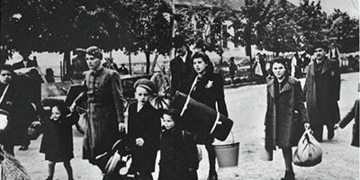La fille juive brutalement arrachée à sa mère...