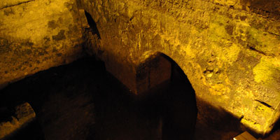 Le Kotel et ses galeries souterraines