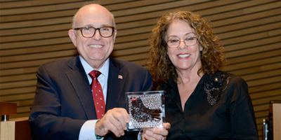 Lancien maire de New York Rudolph Giuliani à lUniversité Ben Gourion : « lavenir de la cybersécurité est à Beer Sheva »