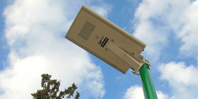 Des piliers de recharges pour téléphones portables dans les rues dHertzliya