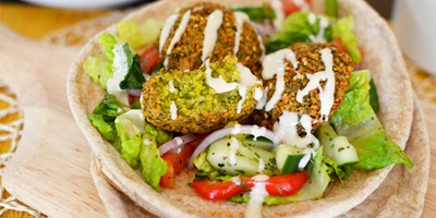 En Israël et au Maroc, combien de falafels pour $10 ?