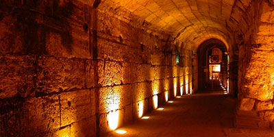 Le Mur occidental et ses galeries souterraines
