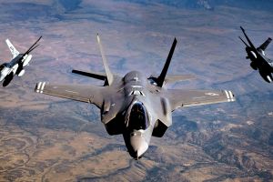 Hegseth clarifie : les �tats-Unis n'excluent pas des frappes militaires contre l'Iran