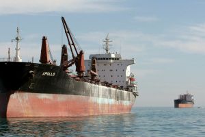 Les MAE du Golfe affirment que la question des groupes arm�s et des missiles iraniens est essentielle